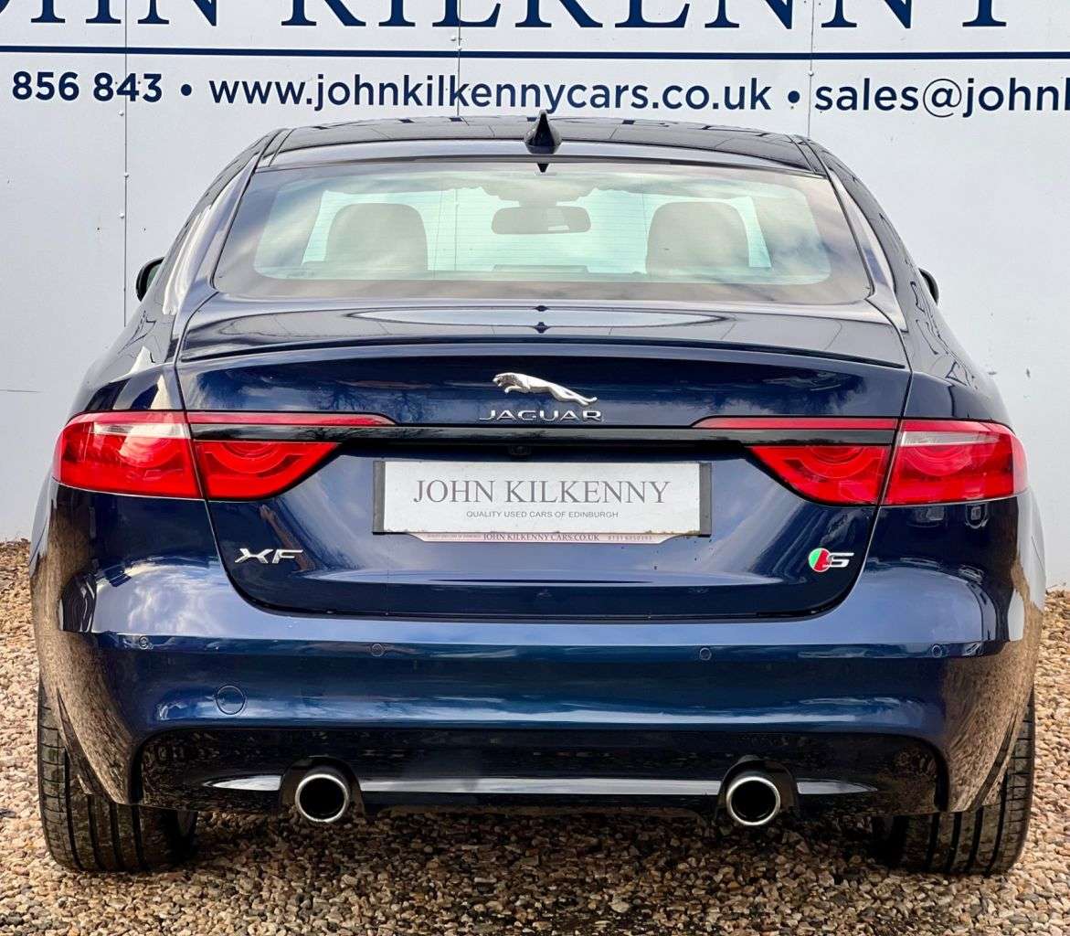 A 2016 JAGUAR XF 3.0d V6 S Saloon 4dr Diesel Auto Euro 6 (s/s) (300 ps) A 2016 JAGUAR XF 3.0d V6 S Saloon 4dr Diesel Auto Euro 6 (s/s) (300 ps)