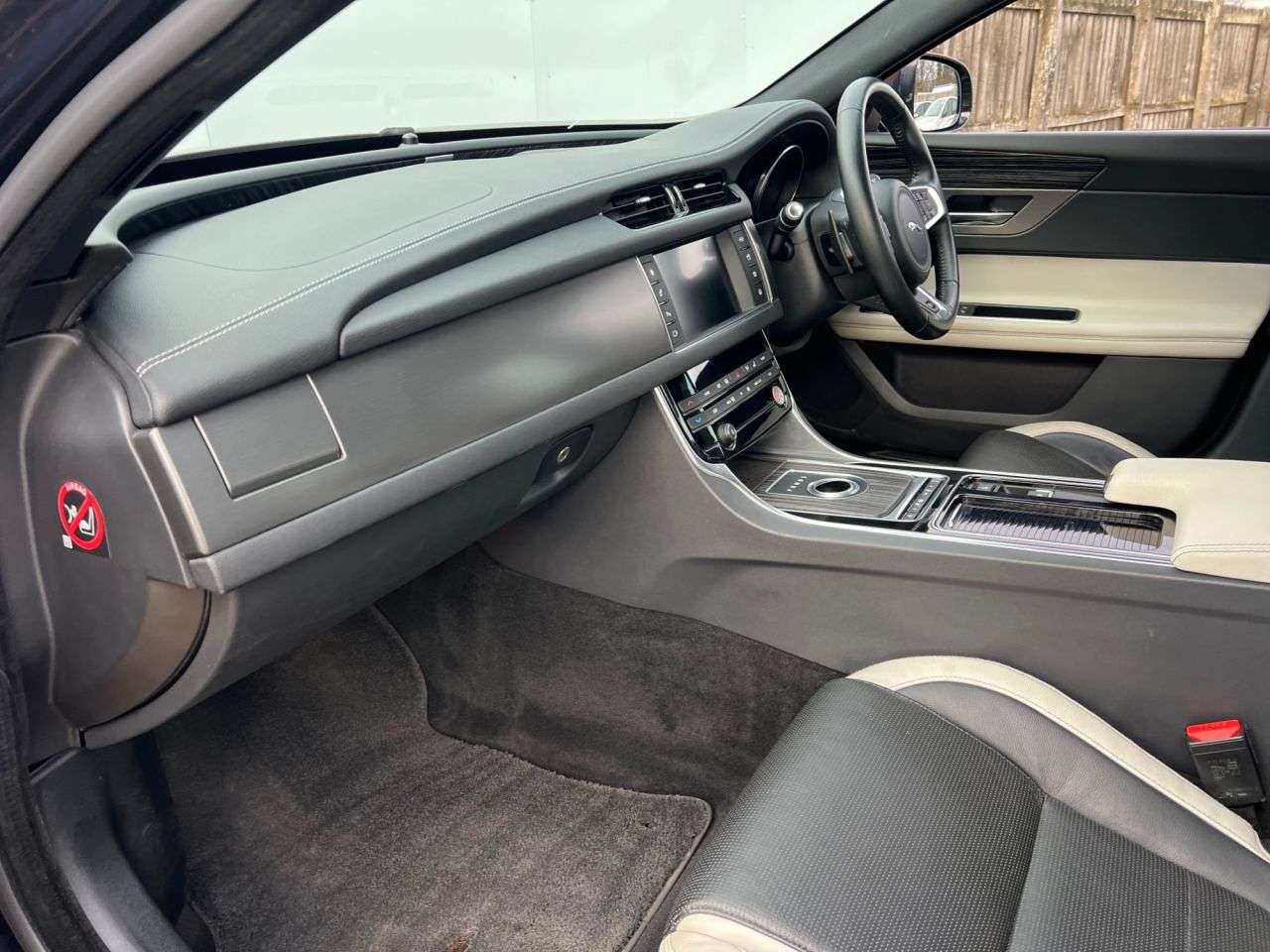 2016 JAGUAR XF 2016 JAGUAR XF