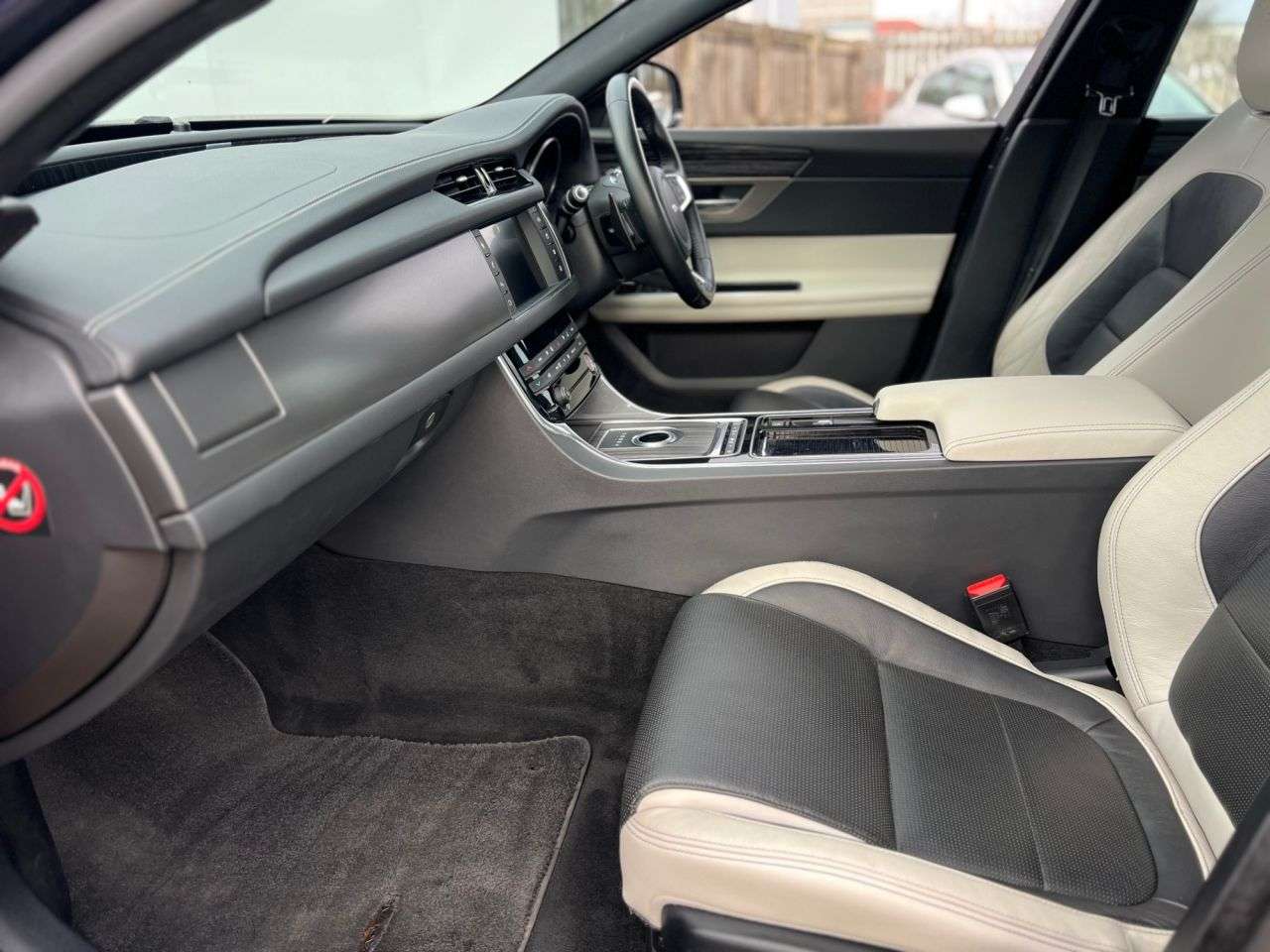 2016 JAGUAR XF 2016 JAGUAR XF