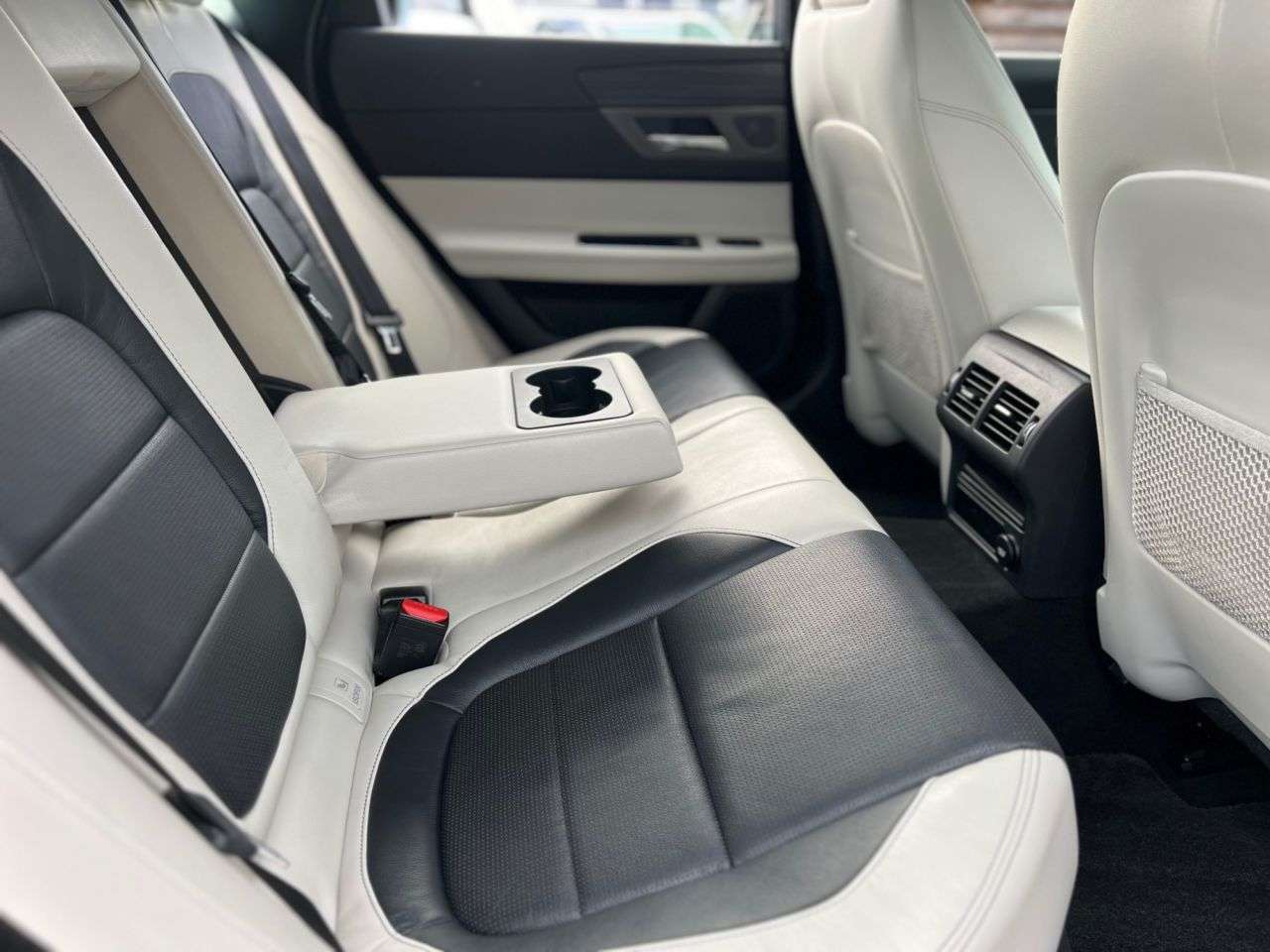 2016 JAGUAR XF 2016 JAGUAR XF