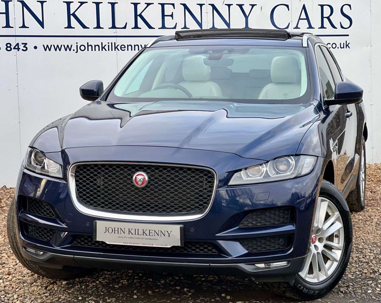 A 2018 JAGUAR F-PACE 2.0 P250i Portfolio SUV 5dr Petrol Auto AWD Euro 6 (s/s) (250 ps) A 2018 JAGUAR F-PACE 2.0 P250i Portfolio SUV 5dr Petrol Auto AWD Euro 6 (s/s) (250 ps)