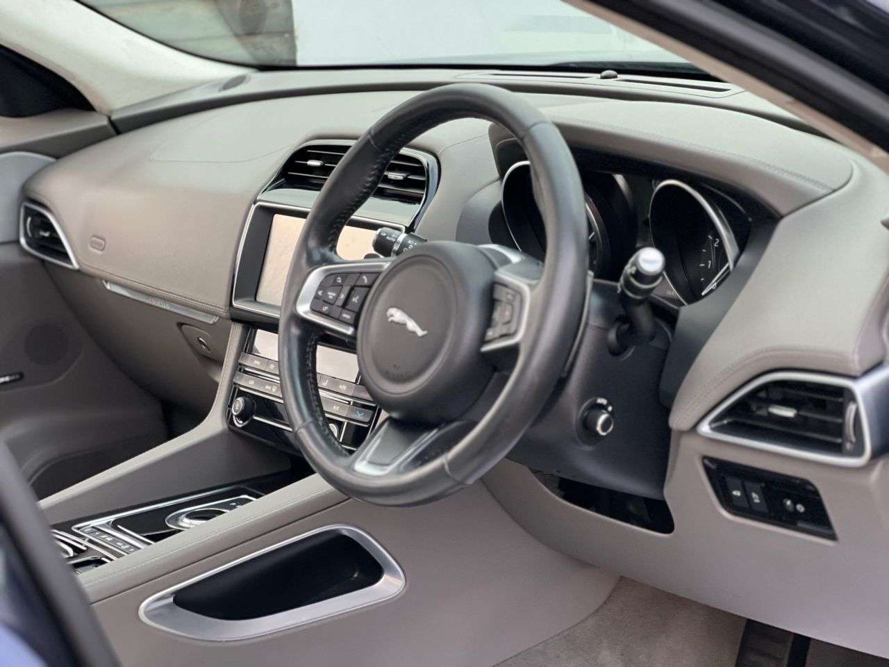 2018 JAGUAR F-PACE 2018 JAGUAR F-PACE