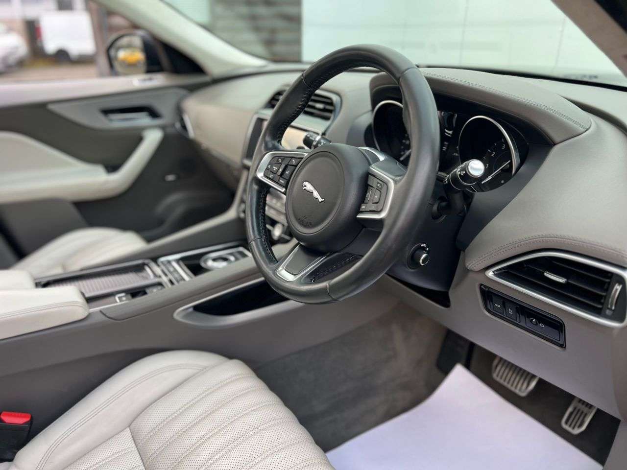 2018 JAGUAR F-PACE 2018 JAGUAR F-PACE