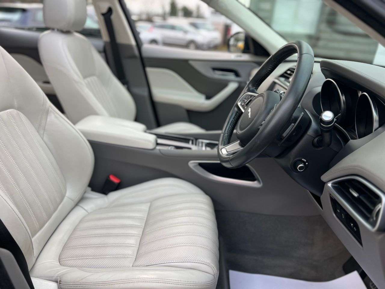 2018 JAGUAR F-PACE 2018 JAGUAR F-PACE