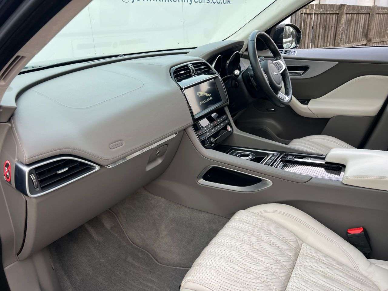 2018 JAGUAR F-PACE 2018 JAGUAR F-PACE