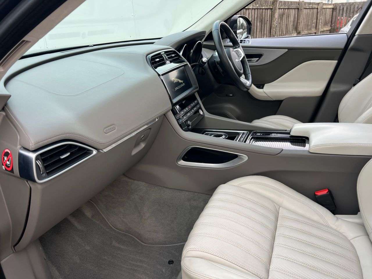 2018 JAGUAR F-PACE 2018 JAGUAR F-PACE