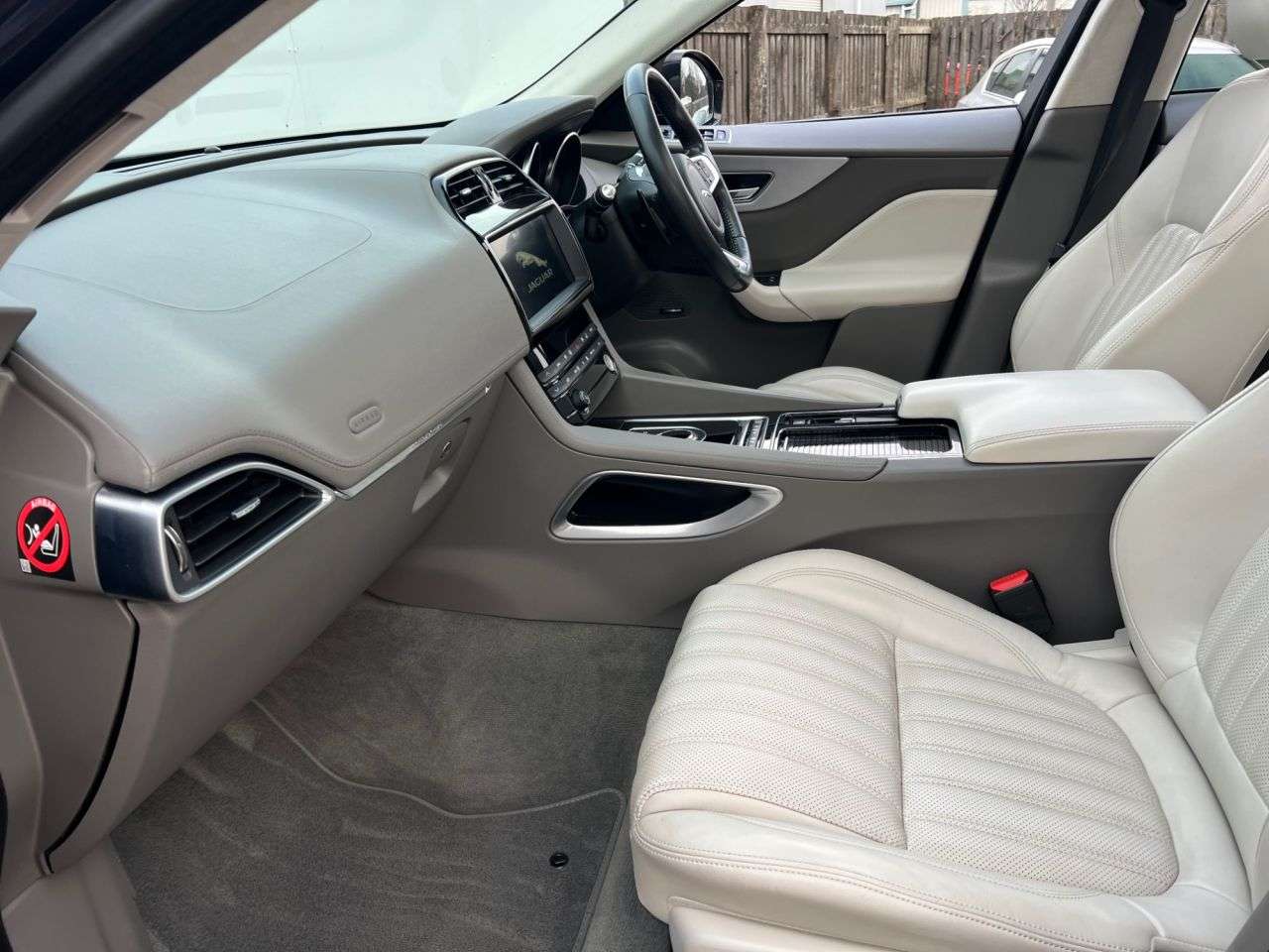 2018 JAGUAR F-PACE 2018 JAGUAR F-PACE