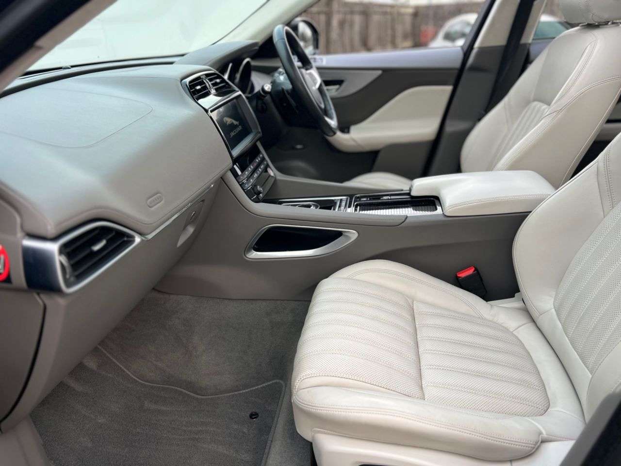 2018 JAGUAR F-PACE 2018 JAGUAR F-PACE