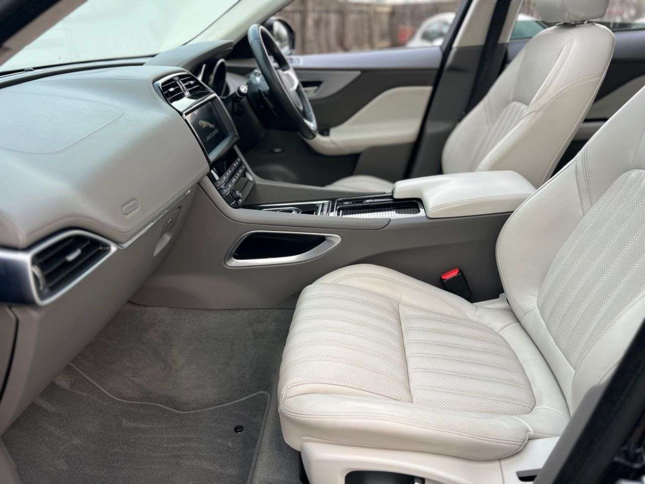 2018 JAGUAR F-PACE 2018 JAGUAR F-PACE