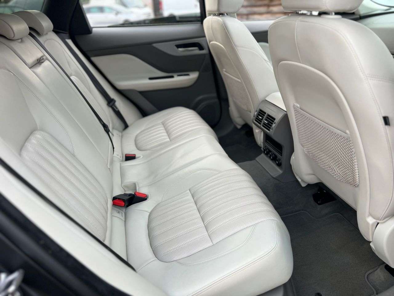 2018 JAGUAR F-PACE 2018 JAGUAR F-PACE