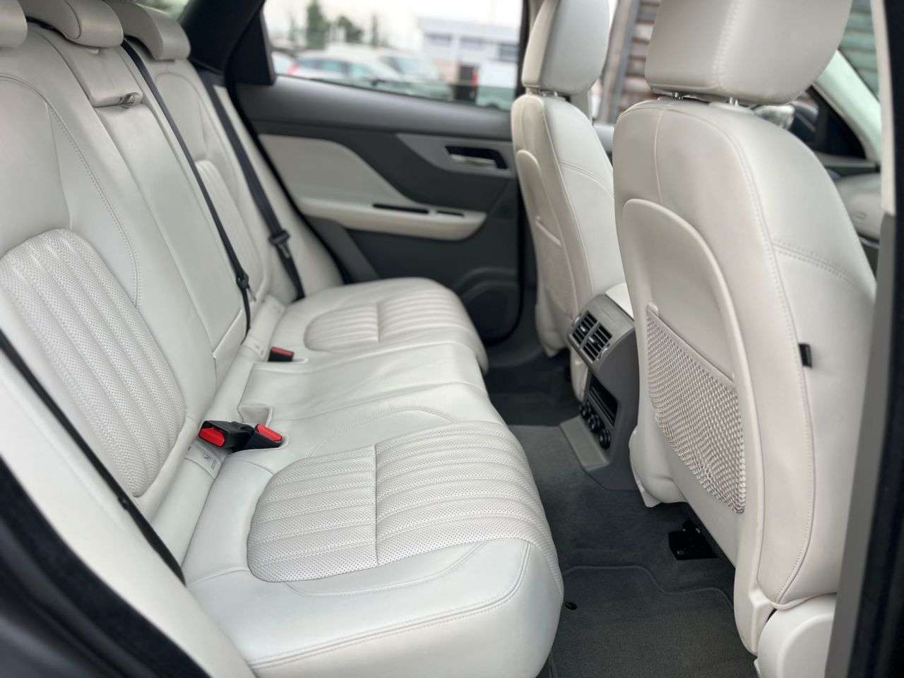 2018 JAGUAR F-PACE 2018 JAGUAR F-PACE