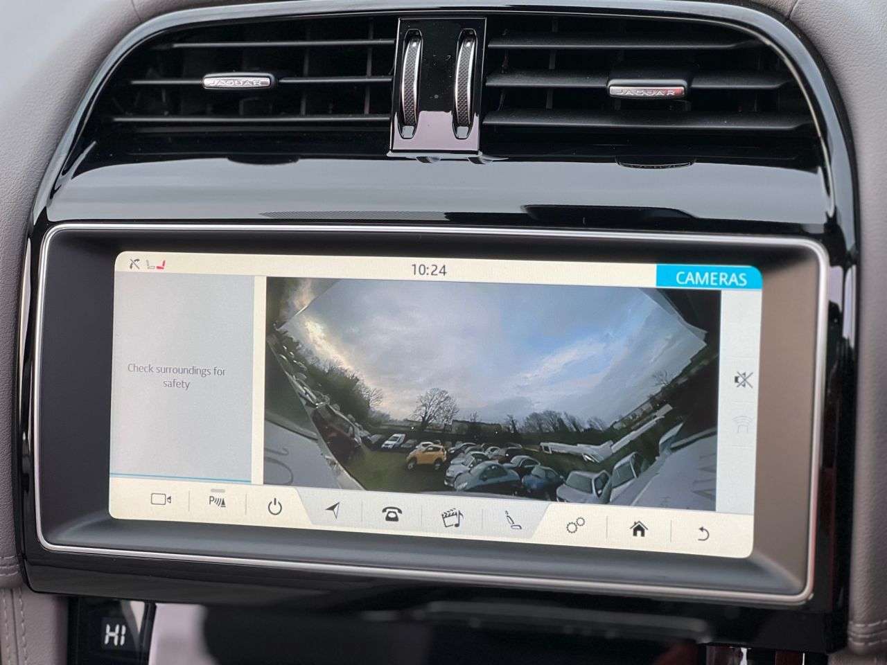 2018 JAGUAR F-PACE 2018 JAGUAR F-PACE