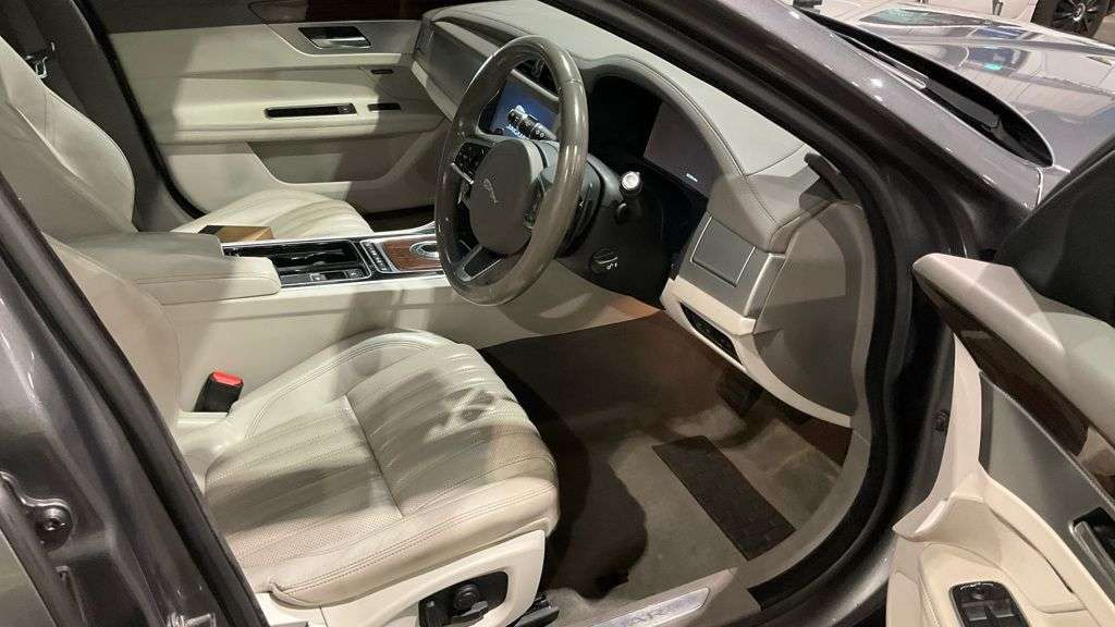 2018 JAGUAR XF 2018 JAGUAR XF