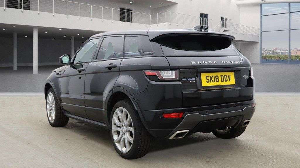 A 2018 LAND ROVER RANGE ROVER EVOQUE 2.0 eD4 HSE Dynamic SUV 5dr Diesel Manual FWD Euro 6 (s/s) (150 ps) A 2018 LAND ROVER RANGE ROVER EVOQUE 2.0 eD4 HSE Dynamic SUV 5dr Diesel Manual FWD Euro 6 (s/s) (150 ps)
