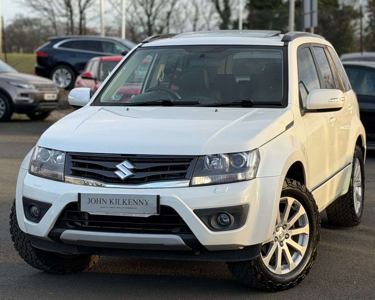 A 2014 SUZUKI GRAND VITARA 2.4 VVT SZ5 SUV 5dr Petrol Auto 4WD Euro 5 (169 ps) A 2014 SUZUKI GRAND VITARA 2.4 VVT SZ5 SUV 5dr Petrol Auto 4WD Euro 5 (169 ps)