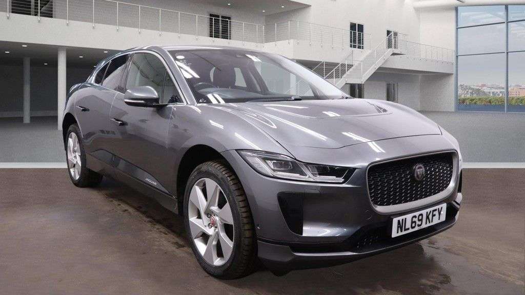 A 2019 JAGUAR I-PACE 400 90kWh SE SUV 5dr Electric Auto 4WD (400 ps) A 2019 JAGUAR I-PACE 400 90kWh SE SUV 5dr Electric Auto 4WD (400 ps)