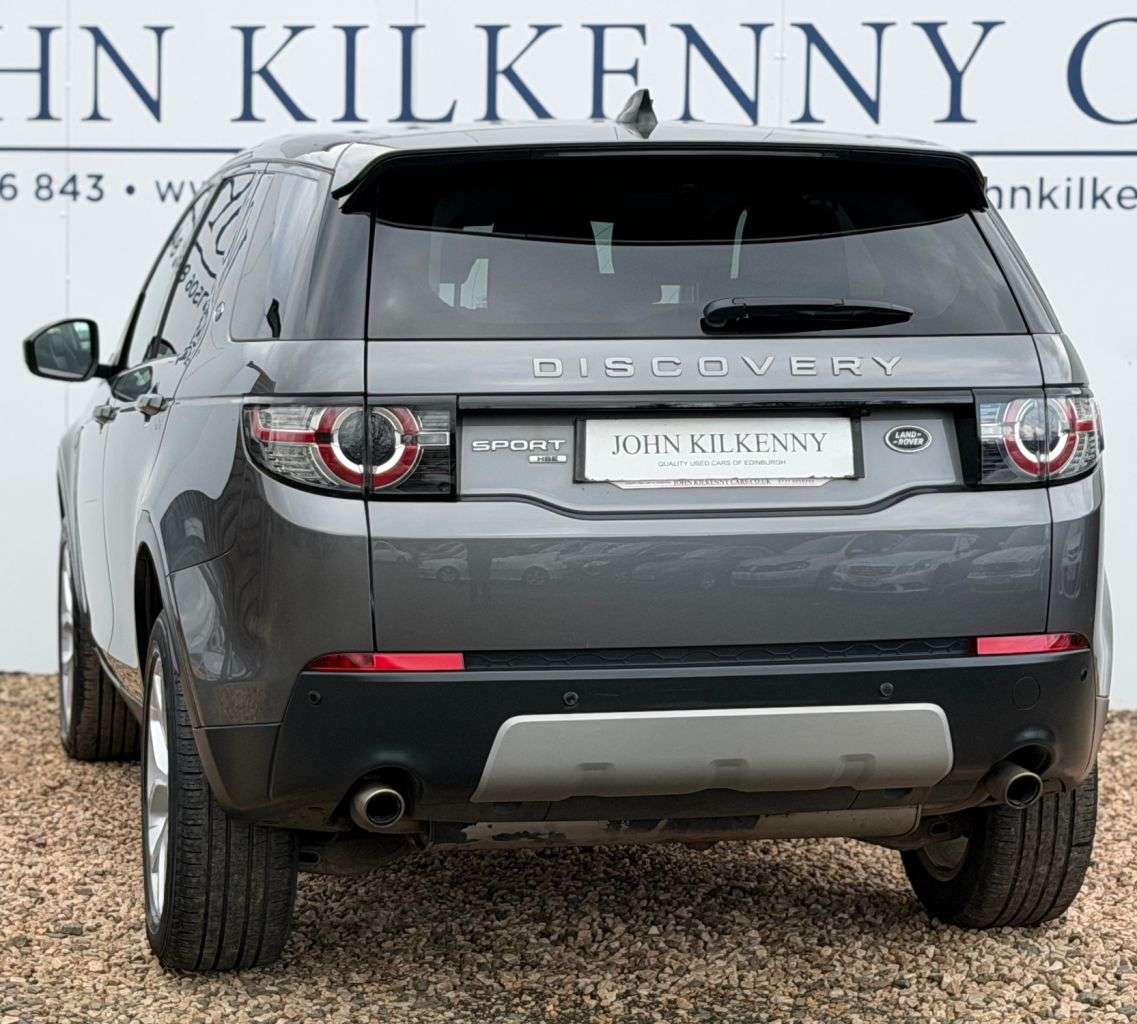 A 2017 LAND ROVER DISCOVERY SPORT 2.0 TD4 HSE SUV 5dr Diesel Auto 4WD Euro 6 (s/s) (180 ps) A 2017 LAND ROVER DISCOVERY SPORT 2.0 TD4 HSE SUV 5dr Diesel Auto 4WD Euro 6 (s/s) (180 ps)