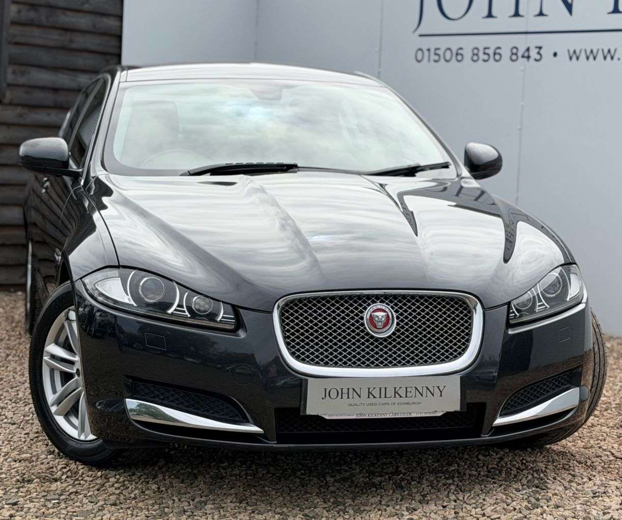 A 2014 JAGUAR XF 2.2d Luxury Saloon 4dr Diesel Auto Euro 5 (s/s) (200 ps) A 2014 JAGUAR XF 2.2d Luxury Saloon 4dr Diesel Auto Euro 5 (s/s) (200 ps)