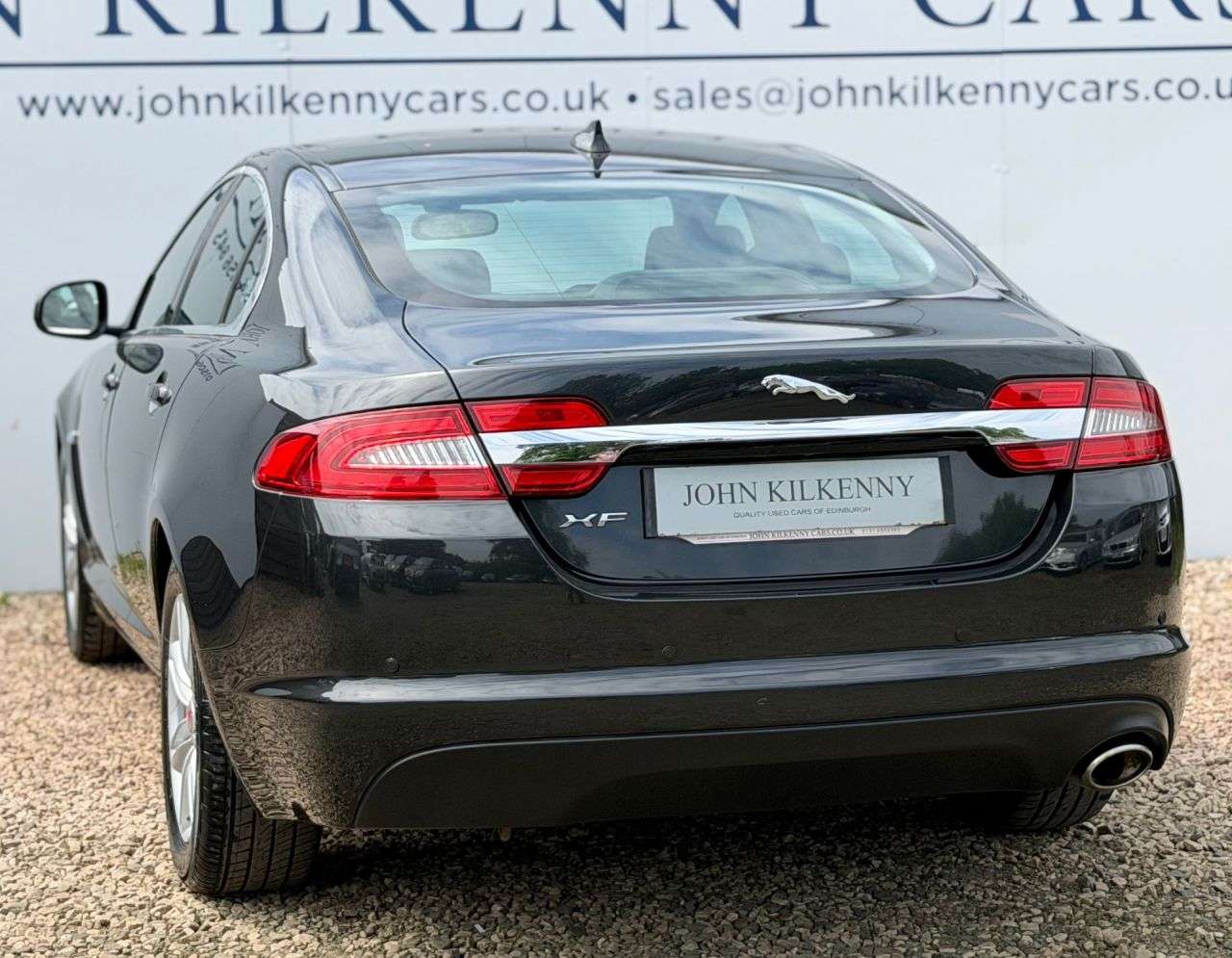 A 2014 JAGUAR XF 2.2d Luxury Saloon 4dr Diesel Auto Euro 5 (s/s) (200 ps) A 2014 JAGUAR XF 2.2d Luxury Saloon 4dr Diesel Auto Euro 5 (s/s) (200 ps)