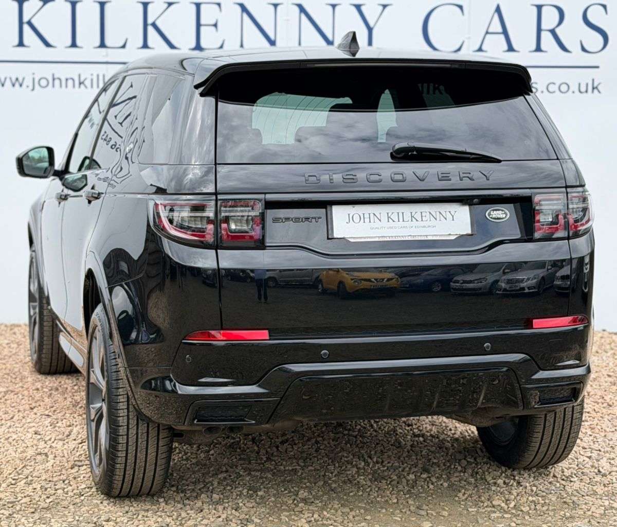 A 2021 LAND ROVER DISCOVERY SPORT 2.0 D200 MHEV R-Dynamic SE SUV 5dr Diesel Auto 4WD Euro 6 (s/s) (204 ps) A 2021 LAND ROVER DISCOVERY SPORT 2.0 D200 MHEV R-Dynamic SE SUV 5dr Diesel Auto 4WD Euro 6 (s/s) (204 ps)