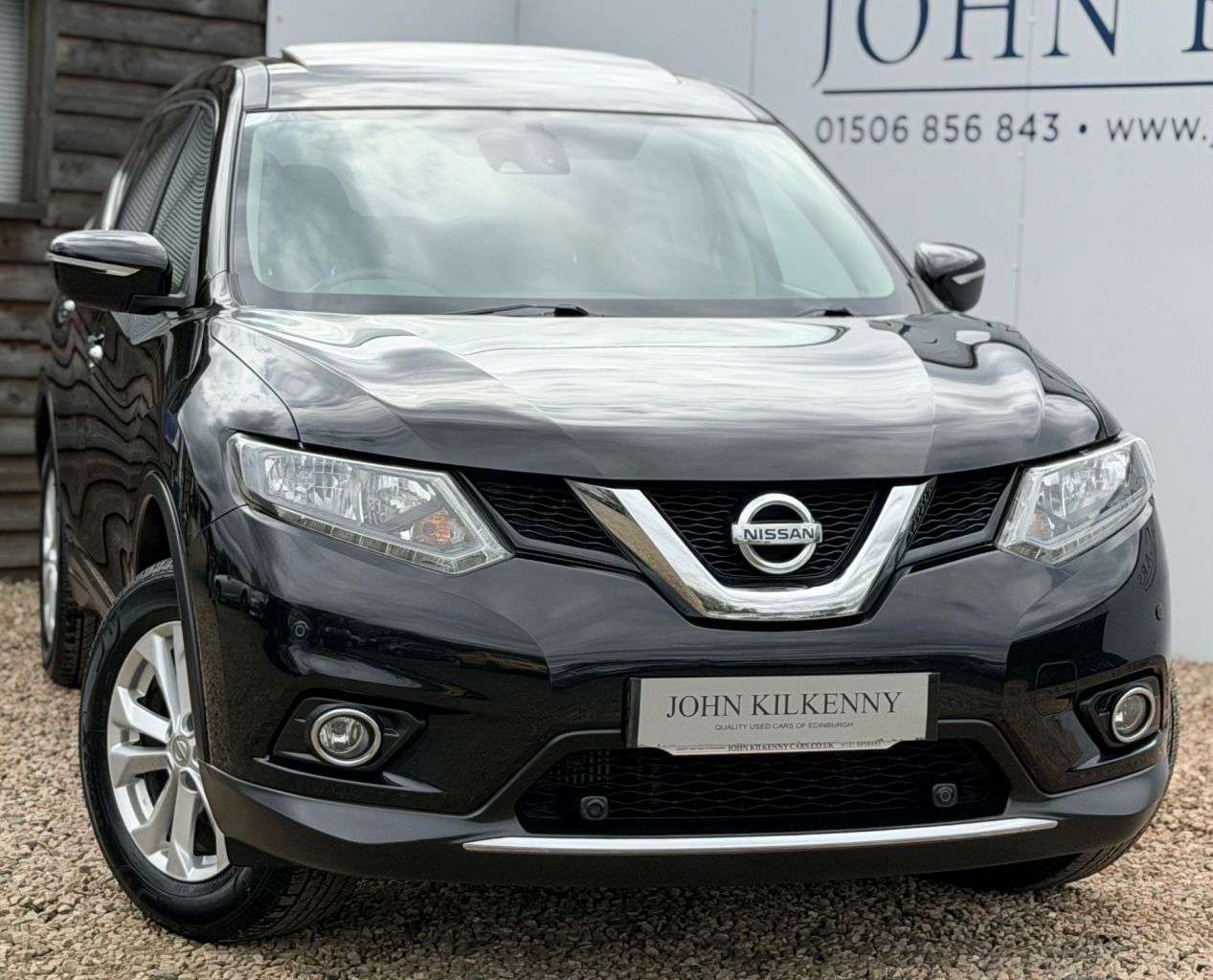 A 2017 NISSAN X-TRAIL 1.6 dCi Acenta SUV 5dr Diesel XTRON Euro 6 (s/s) (130 ps) A 2017 NISSAN X-TRAIL 1.6 dCi Acenta SUV 5dr Diesel XTRON Euro 6 (s/s) (130 ps)