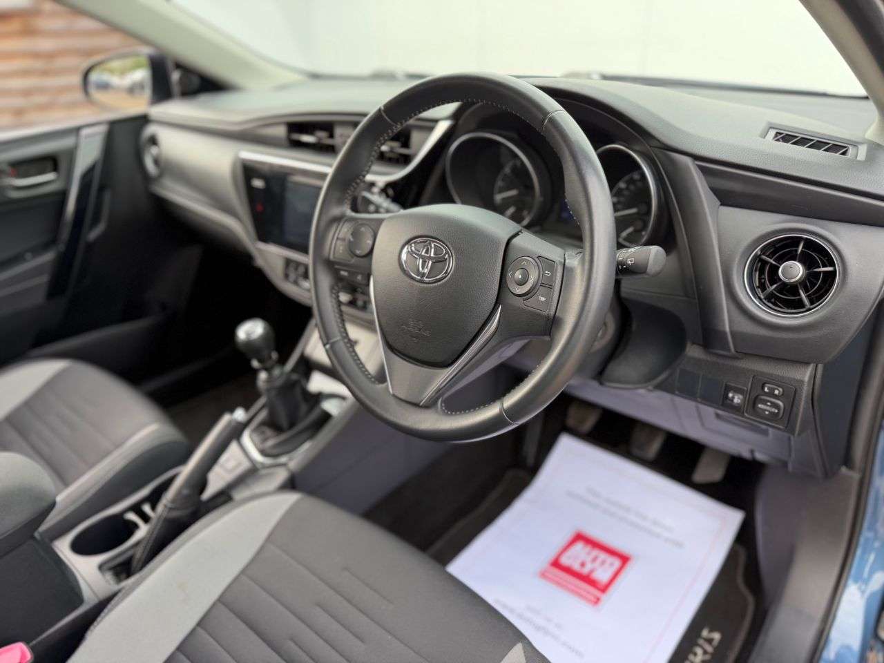 2017 TOYOTA AURIS 2017 TOYOTA AURIS