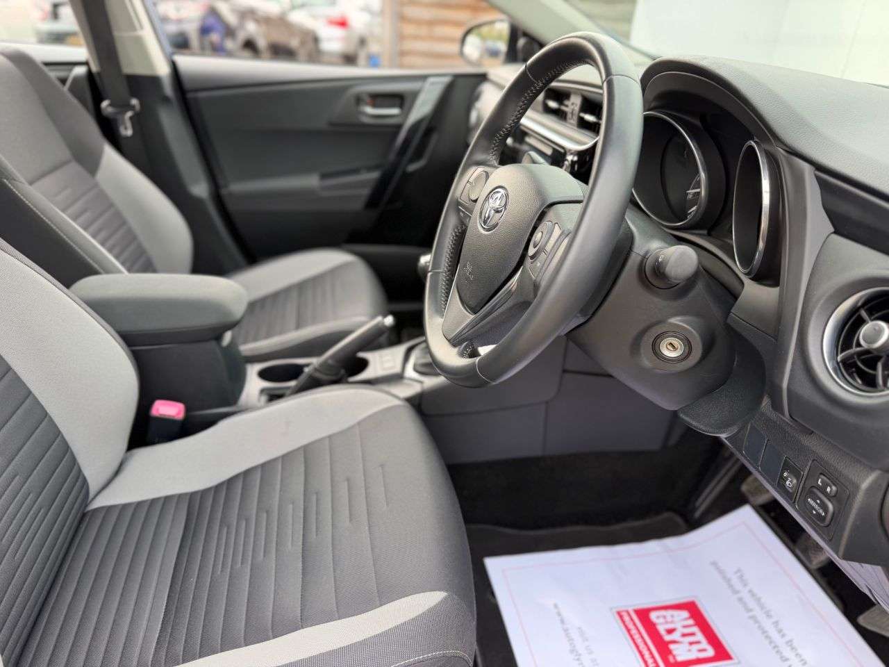2017 TOYOTA AURIS 2017 TOYOTA AURIS