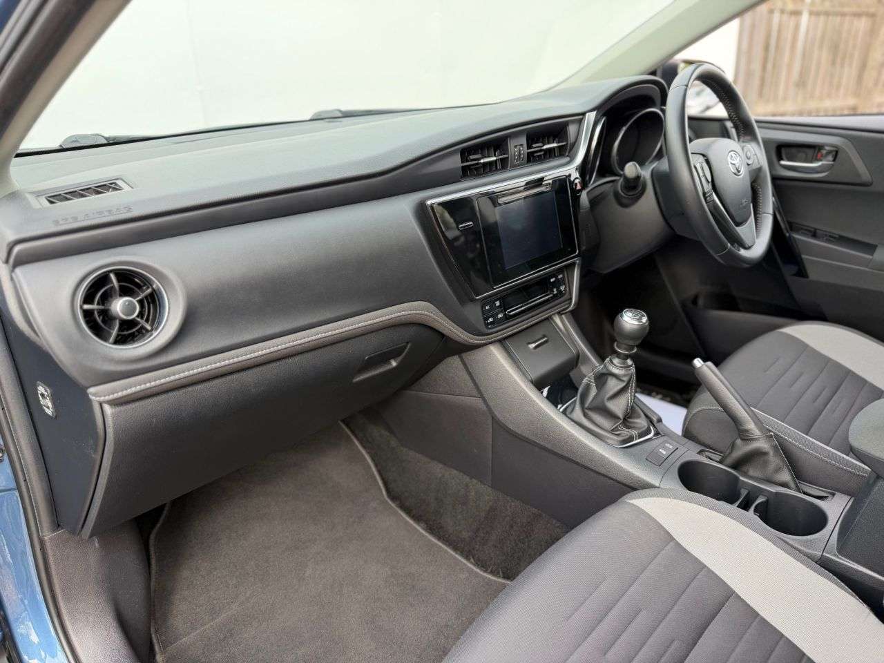 2017 TOYOTA AURIS 2017 TOYOTA AURIS