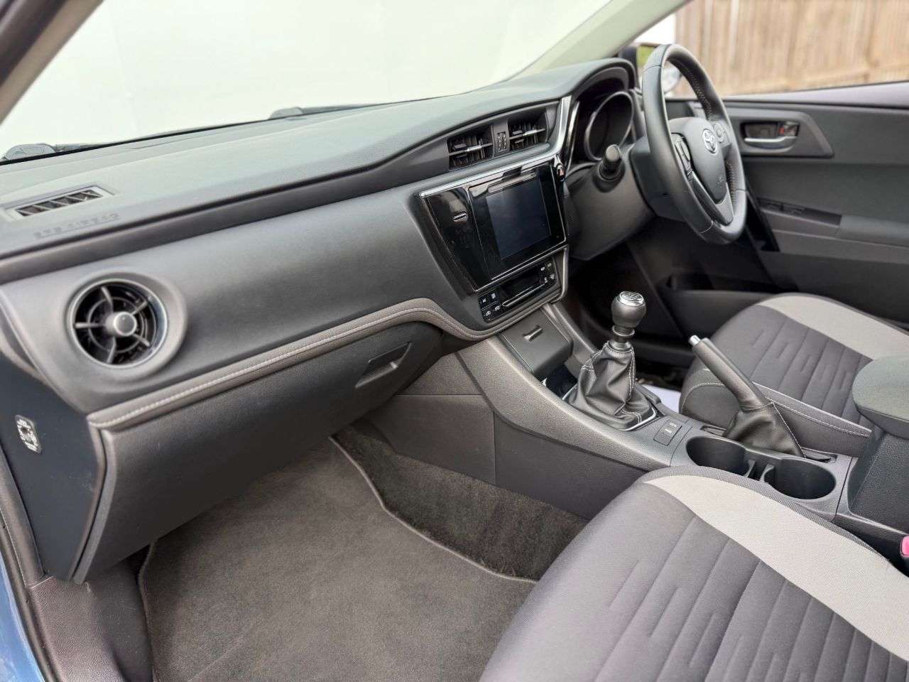 2017 TOYOTA AURIS 2017 TOYOTA AURIS