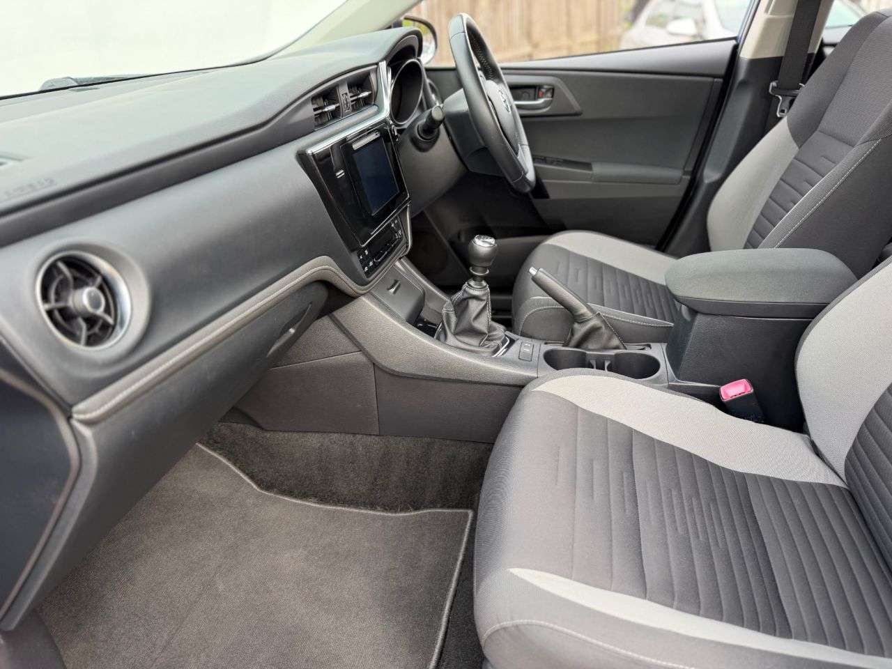 2017 TOYOTA AURIS 2017 TOYOTA AURIS