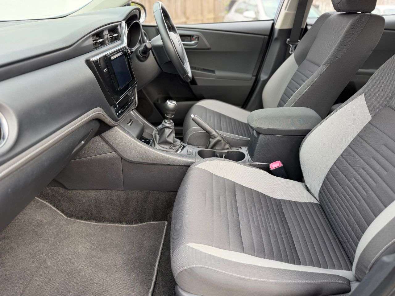 2017 TOYOTA AURIS 2017 TOYOTA AURIS