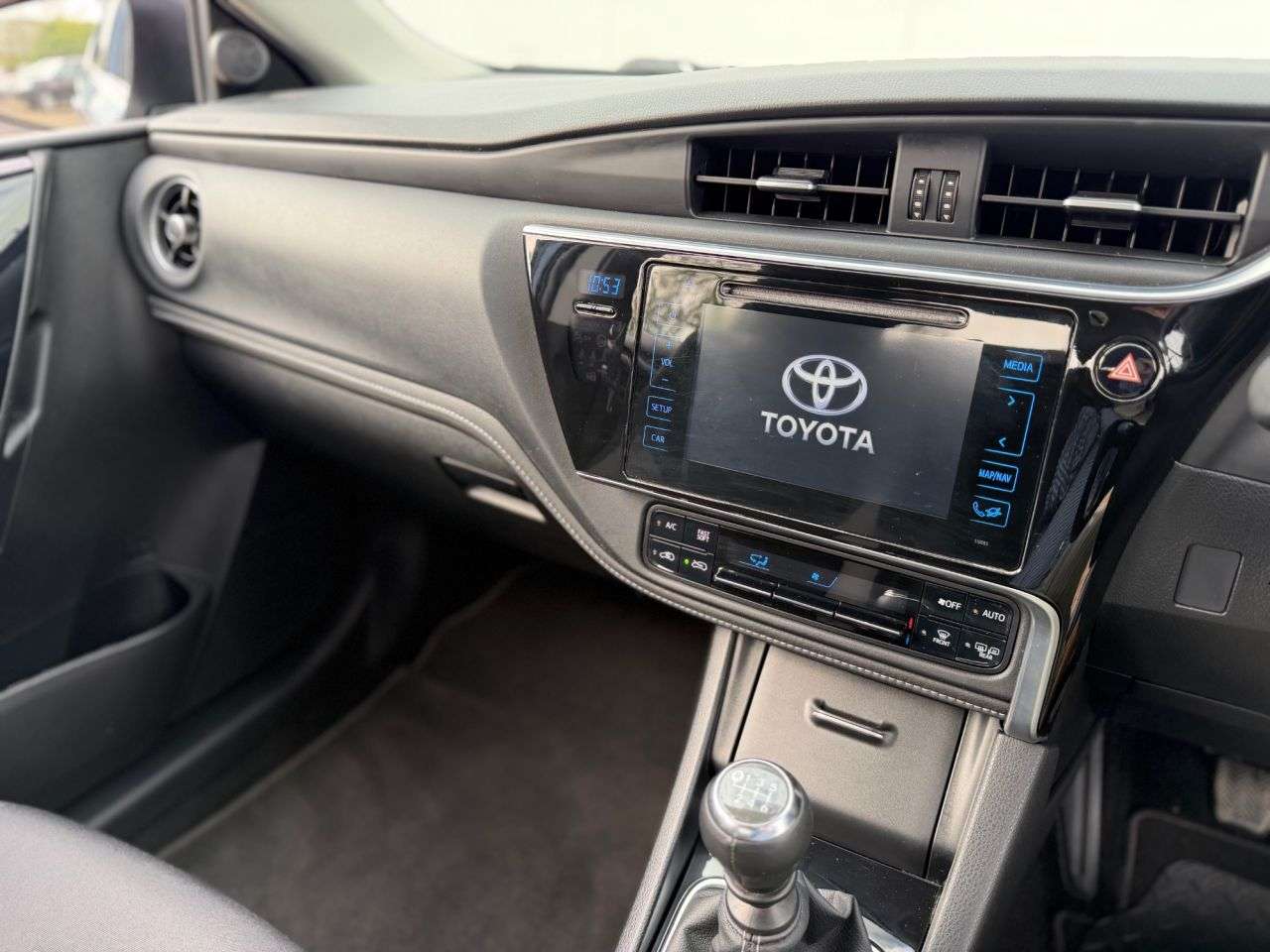 2017 TOYOTA AURIS 2017 TOYOTA AURIS