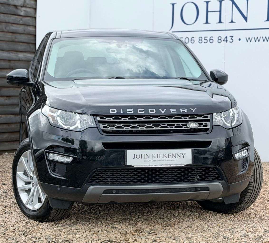 A 2018 LAND ROVER DISCOVERY SPORT 2.0 TD4 SE Tech SUV 5dr Diesel Auto 4WD Euro 6 (s/s) (180 ps) A 2018 LAND ROVER DISCOVERY SPORT 2.0 TD4 SE Tech SUV 5dr Diesel Auto 4WD Euro 6 (s/s) (180 ps)