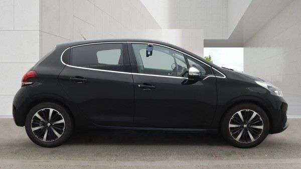 2018 PEUGEOT 208 2018 PEUGEOT 208