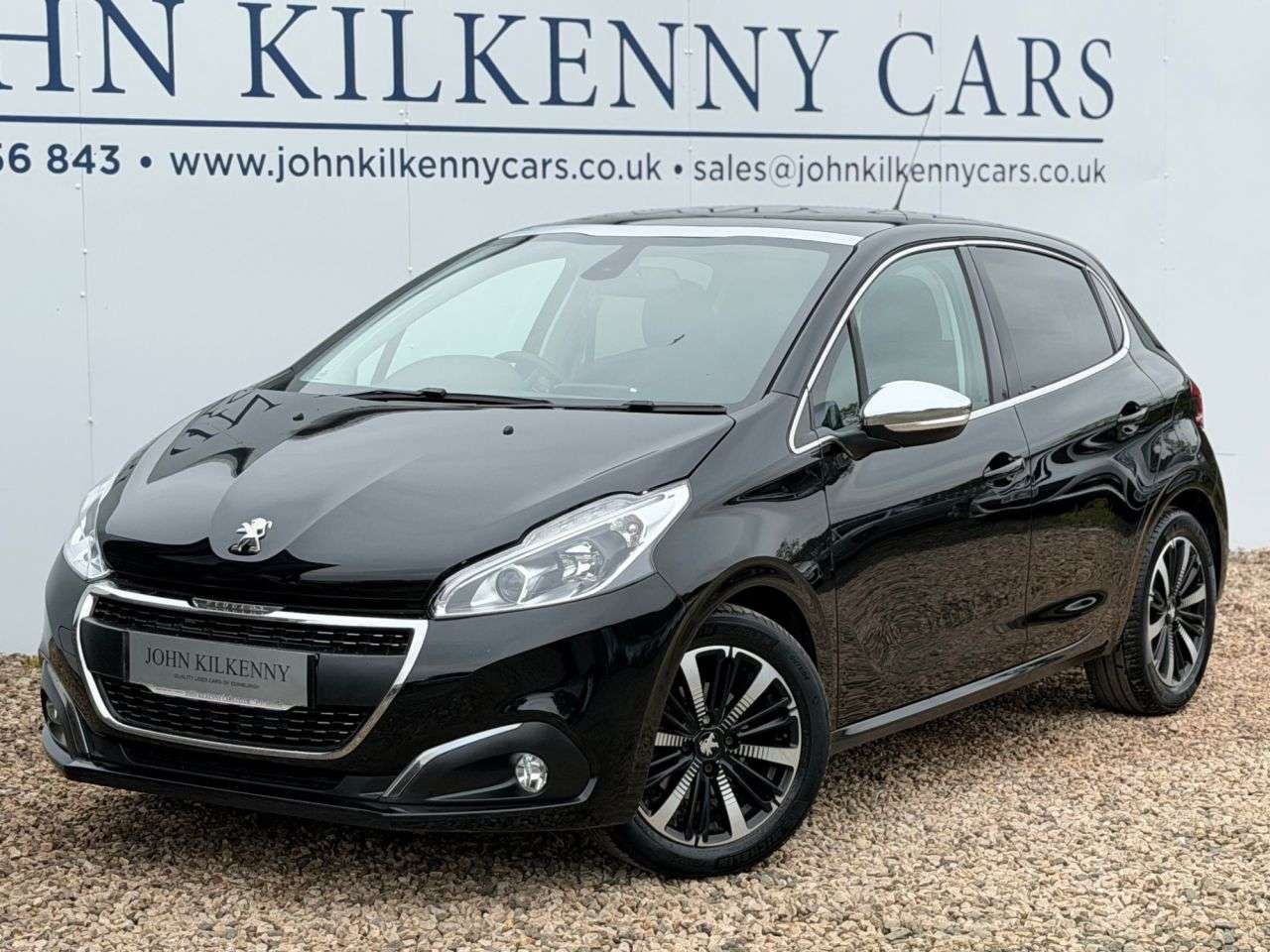 A 2018 PEUGEOT 208 1.2 PureTech Allure Premium Hatchback 5dr Petrol Manual Euro 6 (s/s) (82 ps A 2018 PEUGEOT 208 1.2 PureTech Allure Premium Hatchback 5dr Petrol Manual Euro 6 (s/s) (82 ps