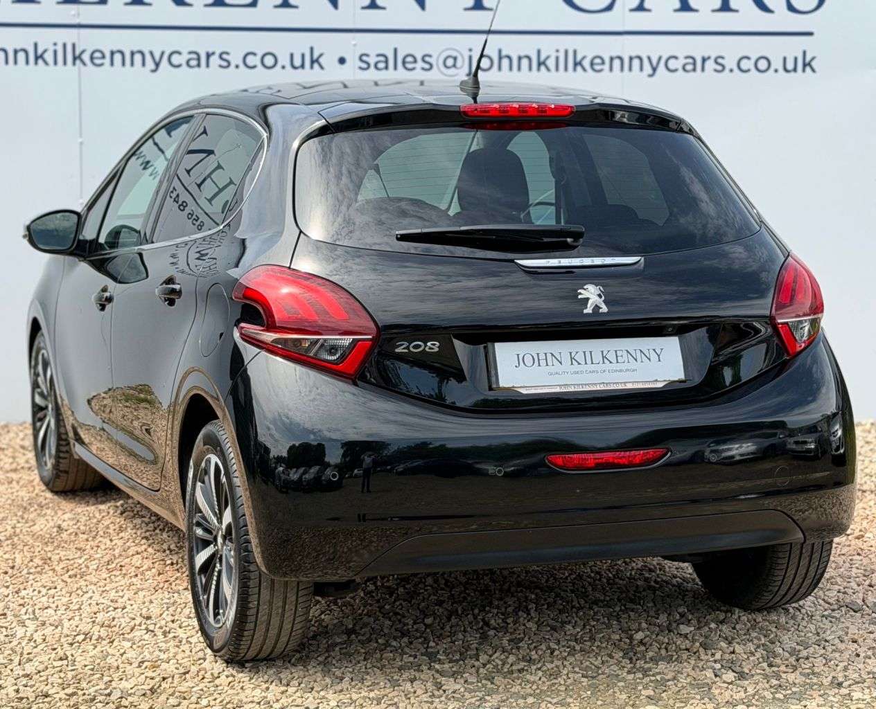 A 2018 PEUGEOT 208 1.2 PureTech Allure Premium Hatchback 5dr Petrol Manual Euro 6 (s/s) (82 ps A 2018 PEUGEOT 208 1.2 PureTech Allure Premium Hatchback 5dr Petrol Manual Euro 6 (s/s) (82 ps