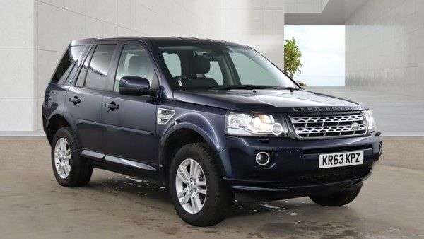 A 2013 LAND ROVER FREELANDER 2 2.2 SD4 XS SUV 5dr Diesel CommandShift 4WD Euro 5 (190 ps) A 2013 LAND ROVER FREELANDER 2 2.2 SD4 XS SUV 5dr Diesel CommandShift 4WD Euro 5 (190 ps)
