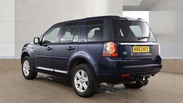 A 2013 LAND ROVER FREELANDER 2 2.2 SD4 XS SUV 5dr Diesel CommandShift 4WD Euro 5 (190 ps) A 2013 LAND ROVER FREELANDER 2 2.2 SD4 XS SUV 5dr Diesel CommandShift 4WD Euro 5 (190 ps)