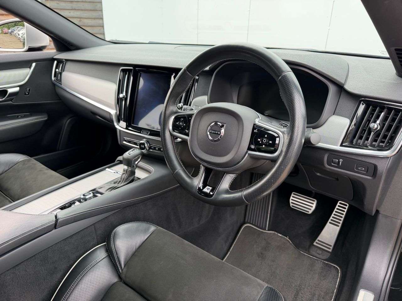 2018 VOLVO S90 2018 VOLVO S90