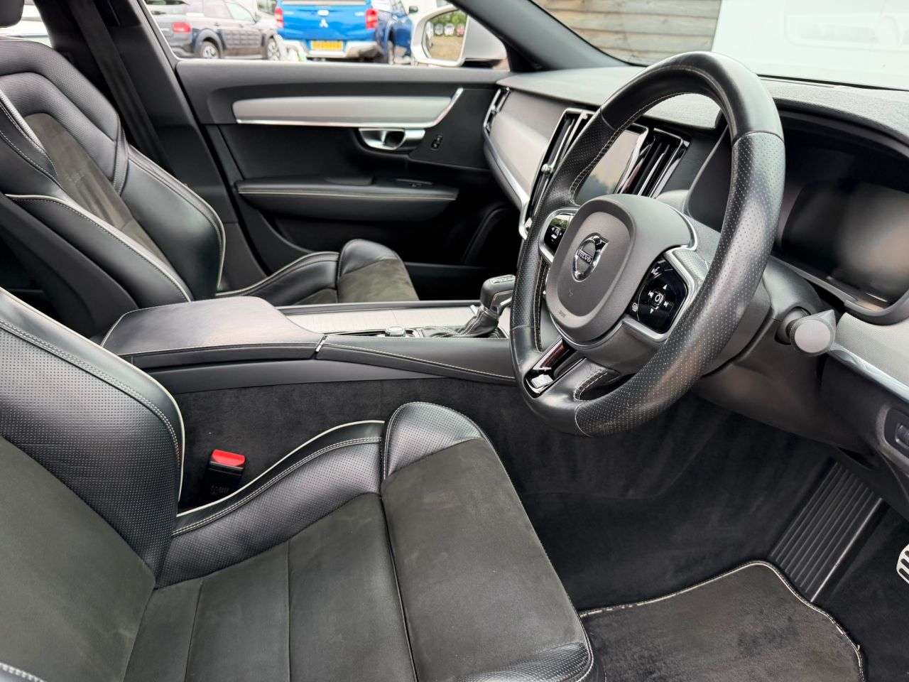 2018 VOLVO S90 2018 VOLVO S90