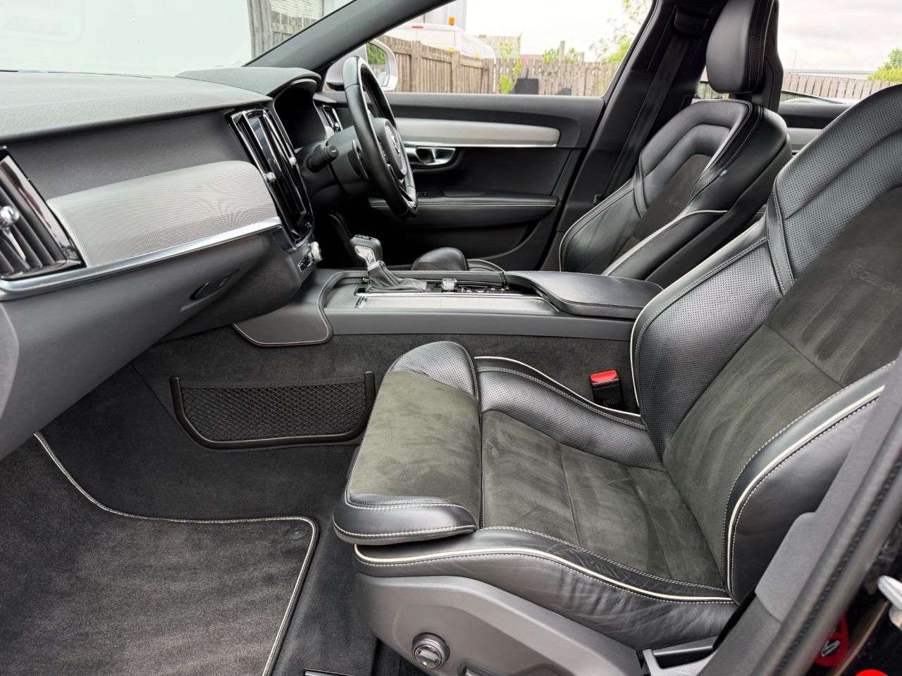 2018 VOLVO S90 2018 VOLVO S90
