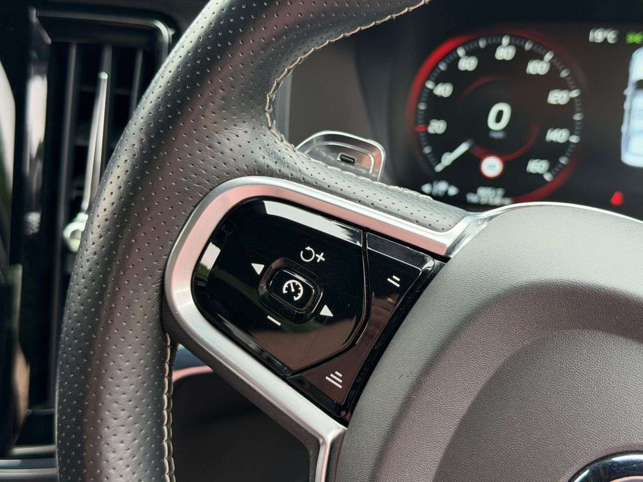 2018 VOLVO S90 2018 VOLVO S90