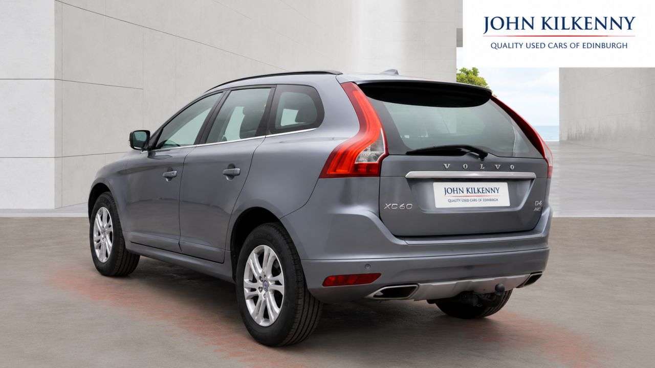 A 2017 VOLVO XC60 2.4 D4 SE Nav SUV 5dr Diesel Auto AWD Euro 6 (s/s) (190 ps) A 2017 VOLVO XC60 2.4 D4 SE Nav SUV 5dr Diesel Auto AWD Euro 6 (s/s) (190 ps)