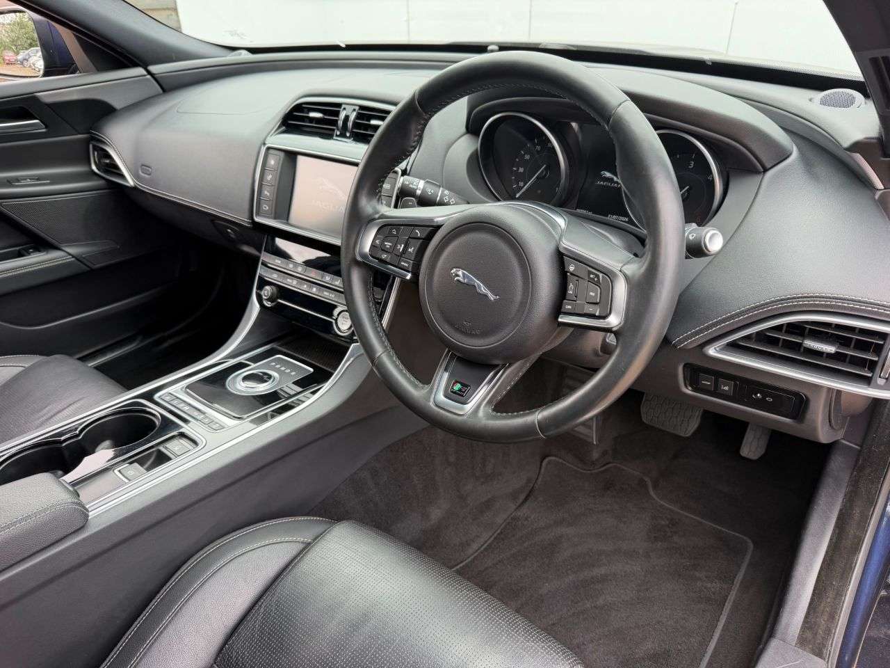 2017 JAGUAR XE 2017 JAGUAR XE