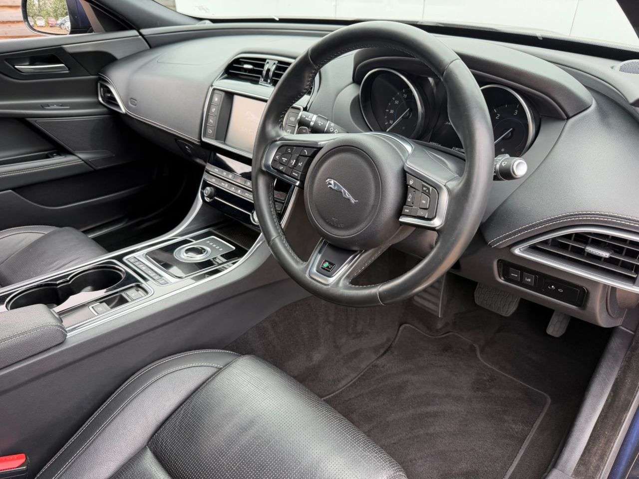 2017 JAGUAR XE 2017 JAGUAR XE