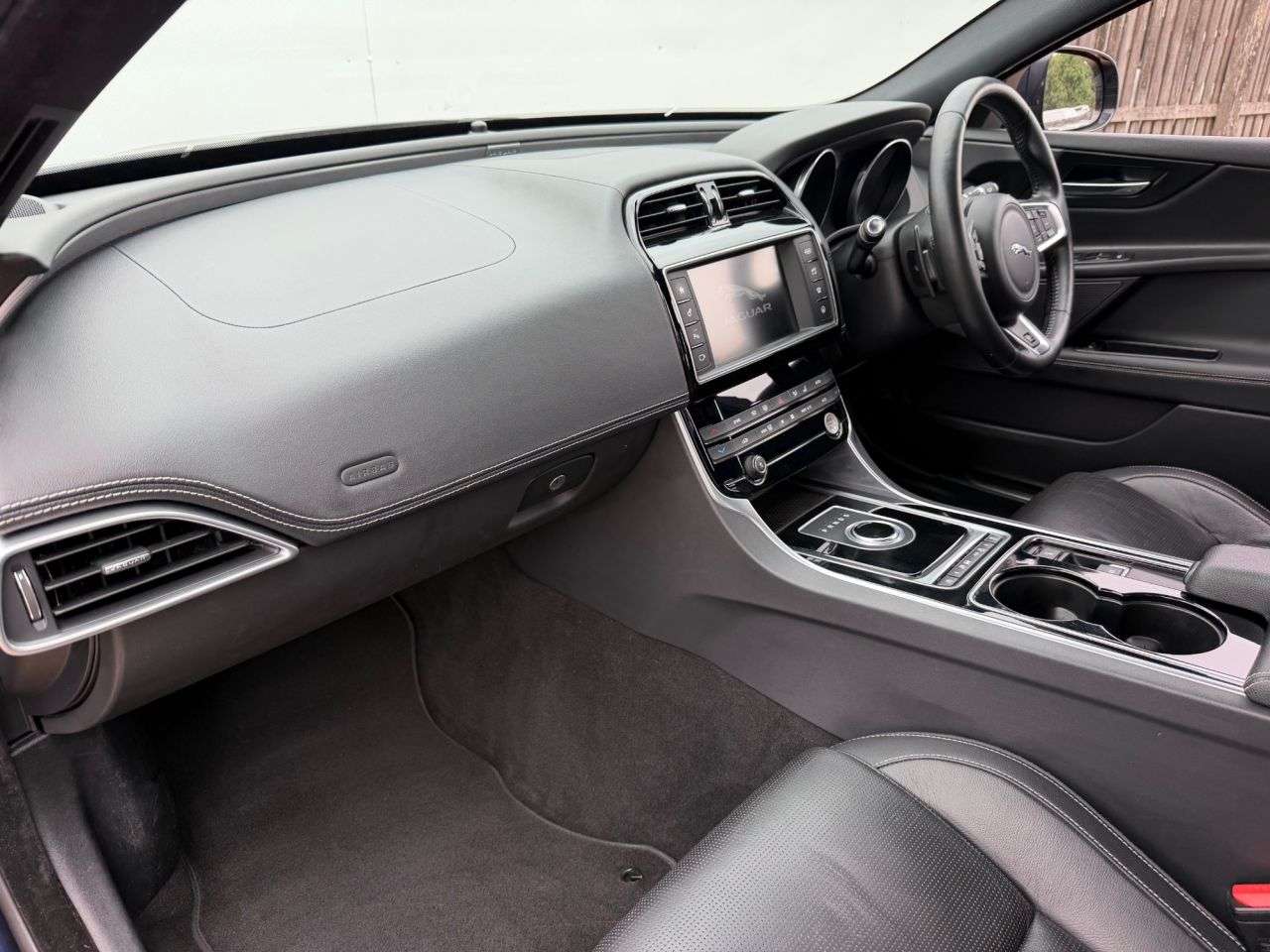 2017 JAGUAR XE 2017 JAGUAR XE