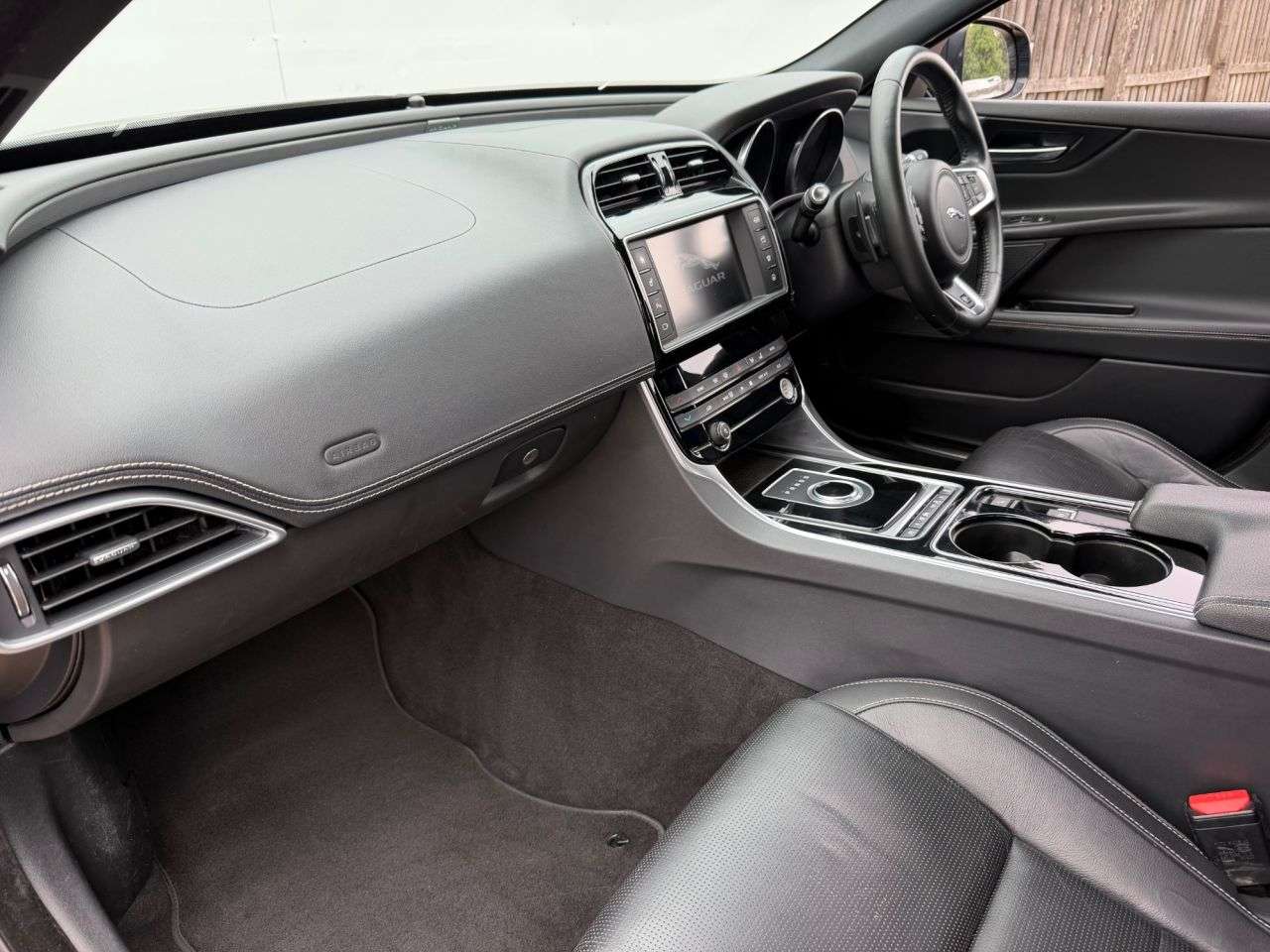 2017 JAGUAR XE 2017 JAGUAR XE