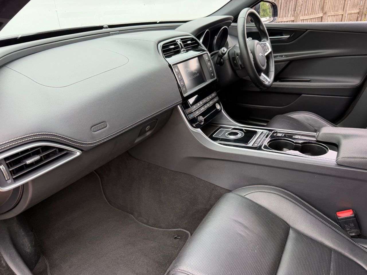2017 JAGUAR XE 2017 JAGUAR XE