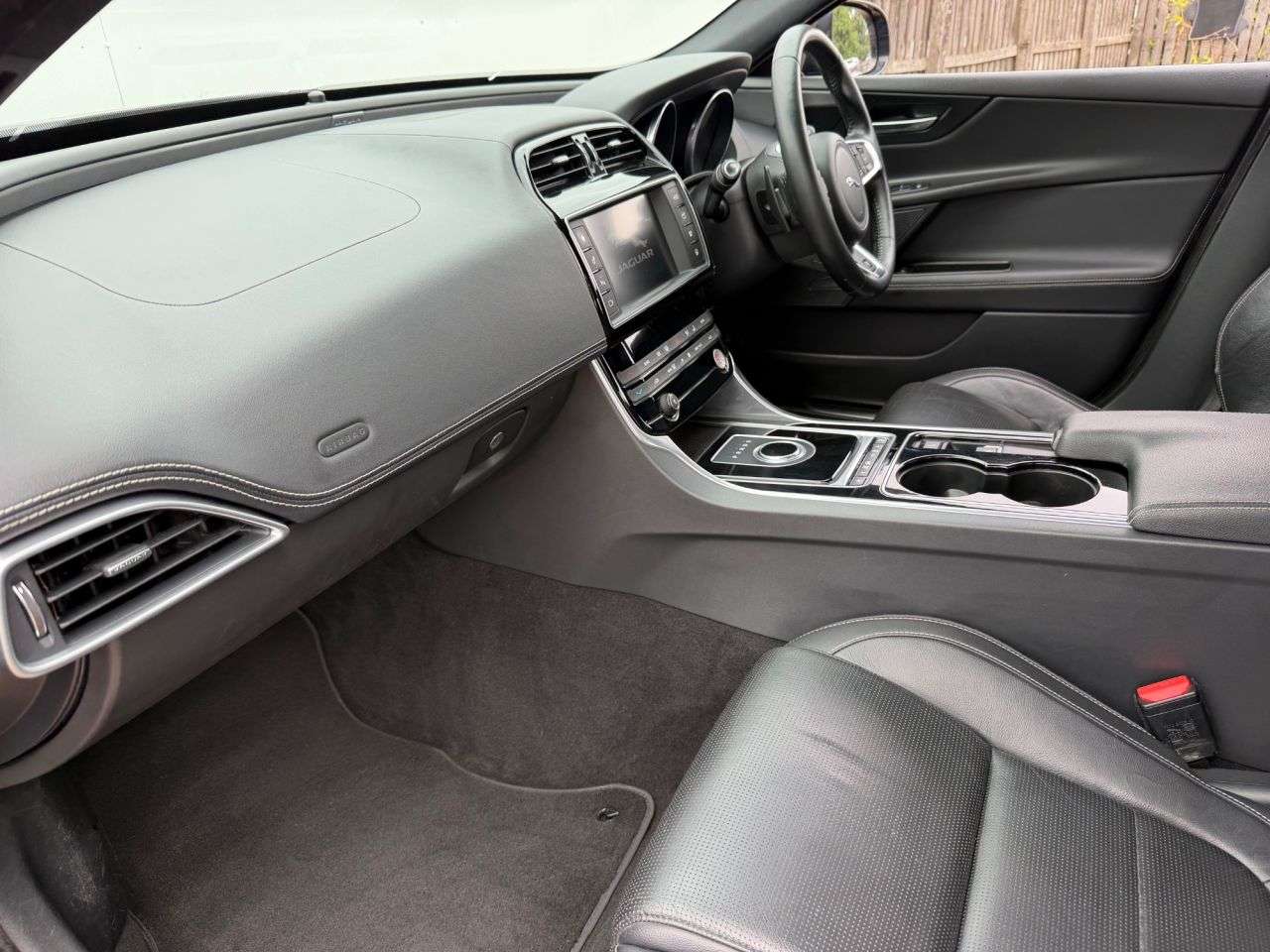 2017 JAGUAR XE 2017 JAGUAR XE