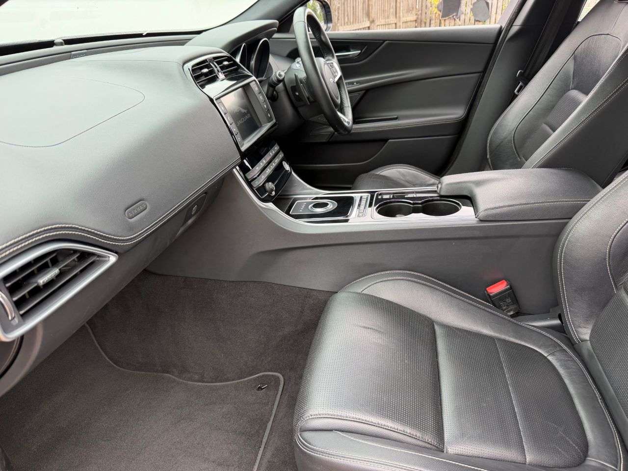 2017 JAGUAR XE 2017 JAGUAR XE